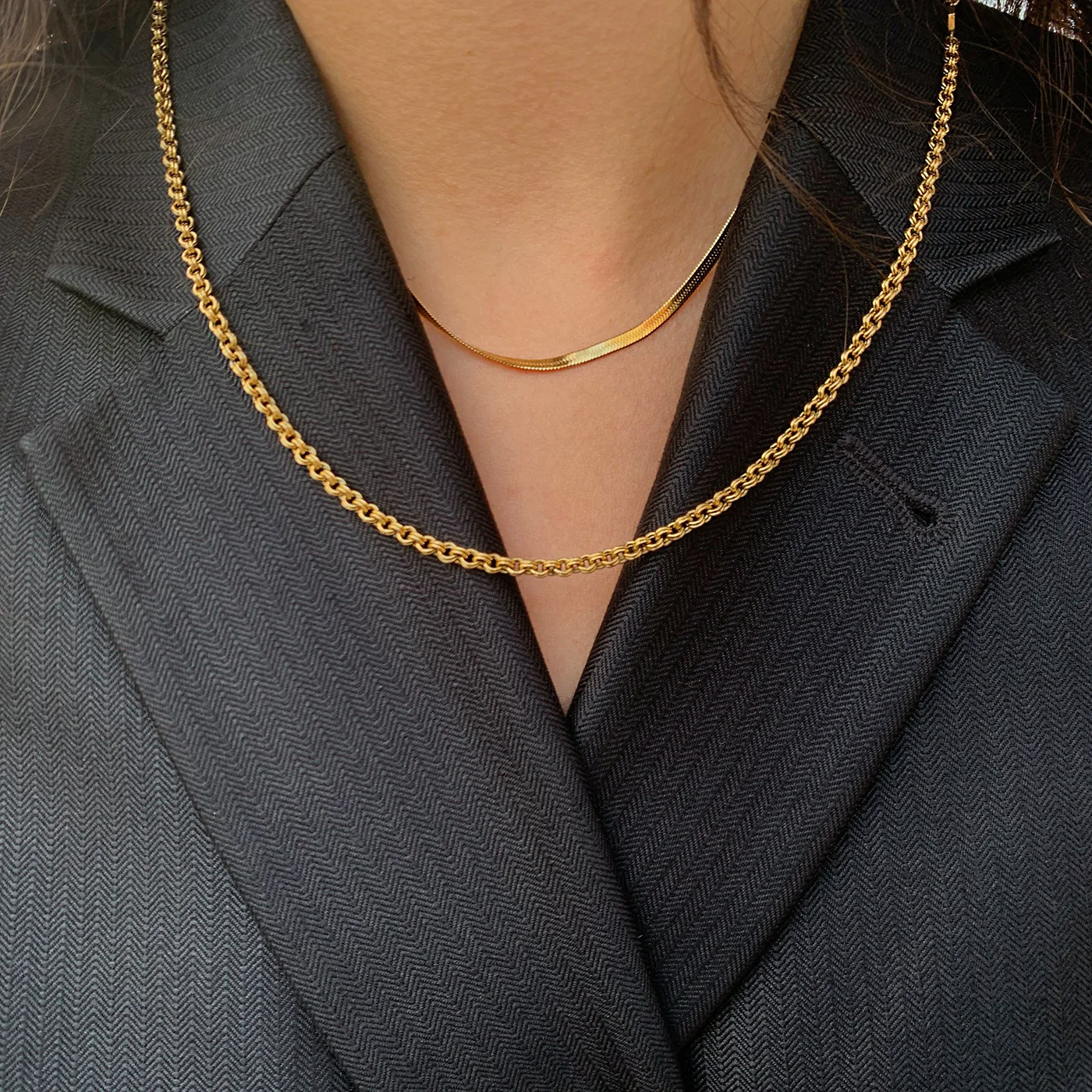 Essentielle Snake Necklace Gold Colour - Image 4