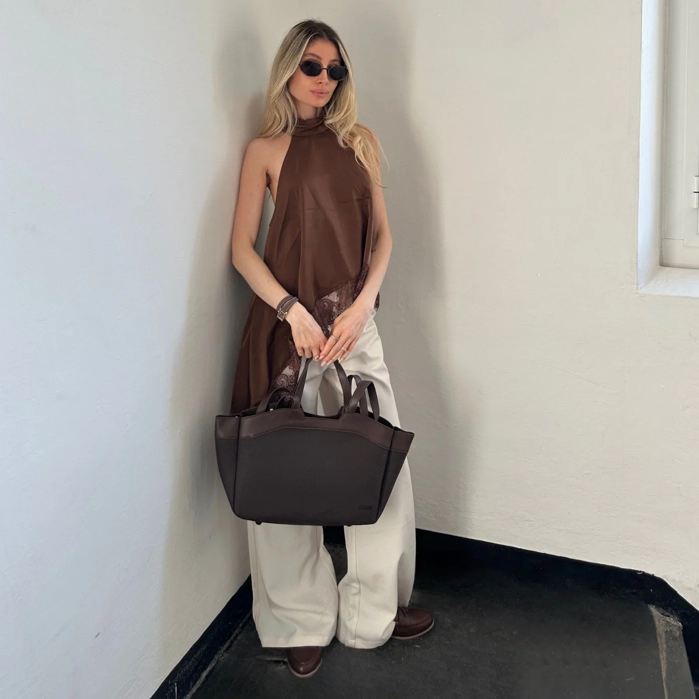 Tote Bag Petite, Textured Full Dark Brown Colour - Image 11