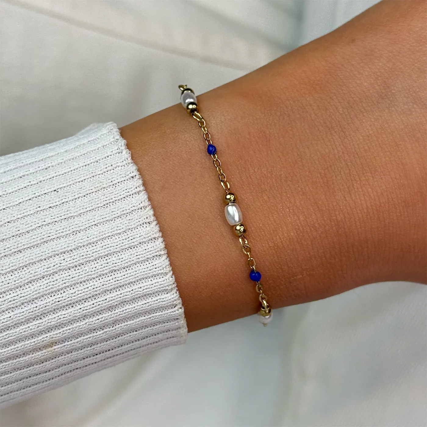 Élevé Pearl & Blue Epoxy Chain Bracelet, Gold Colour - Image 2