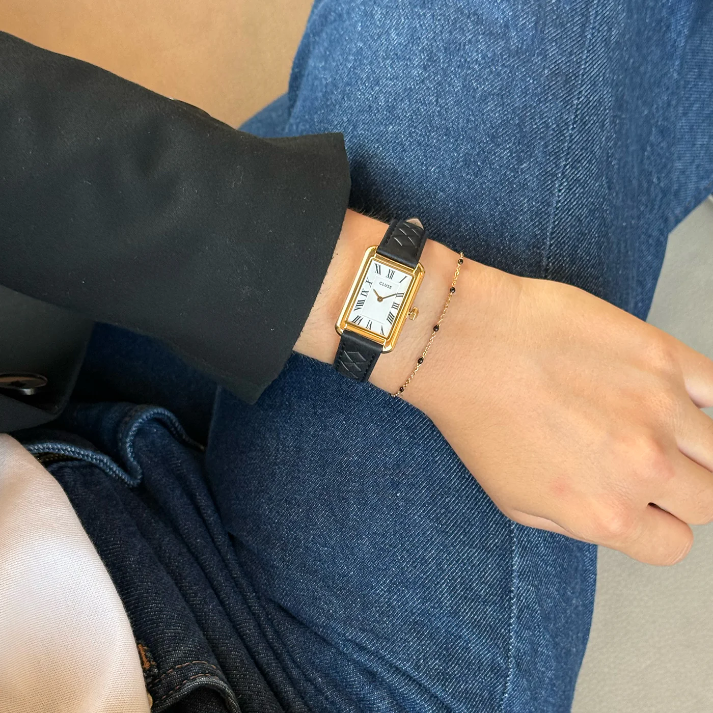 Essentielle Black Epoxy Bracelet, Gold Colour - Image 4