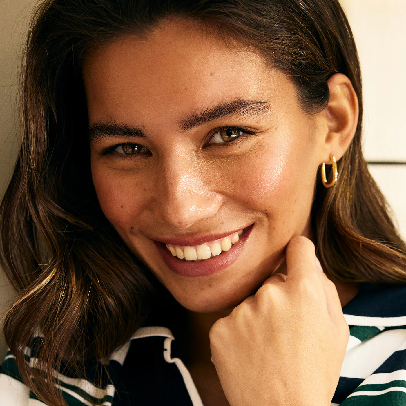 Essentielle Medium Oval Hoop Earrings, Gold Colour - Image 4