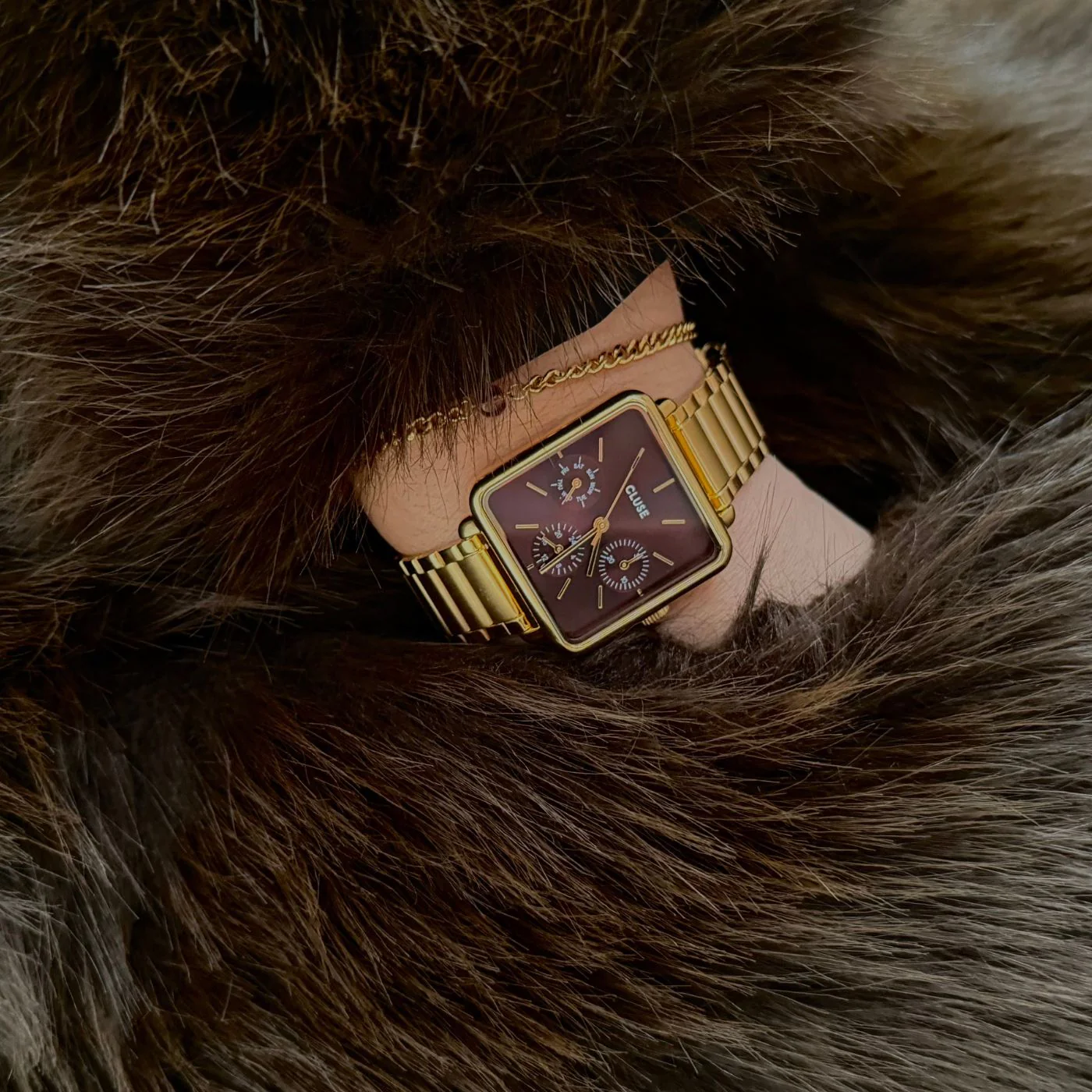 Gift Box La Tétragone Multifunction Watch Steel, Dark Cherry & Bead Bracelet, Gold Colour - Image 13