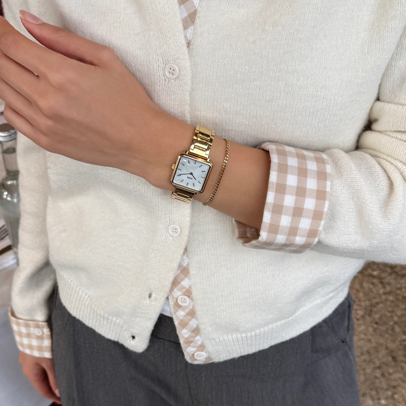 Gift Box La Tétragone Watch Steel, White Pearl & Curb Chain Bracelet, Gold Colour - Image 10