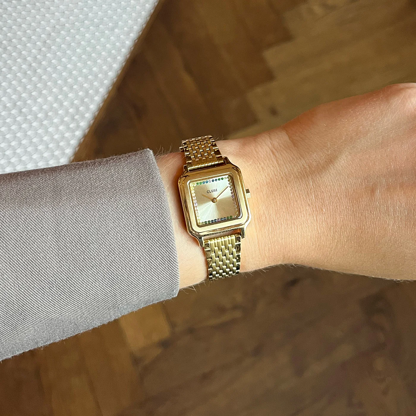 Gracieuse Petite Watch Steel, Rainbow stones, Gold Colour - Image 7