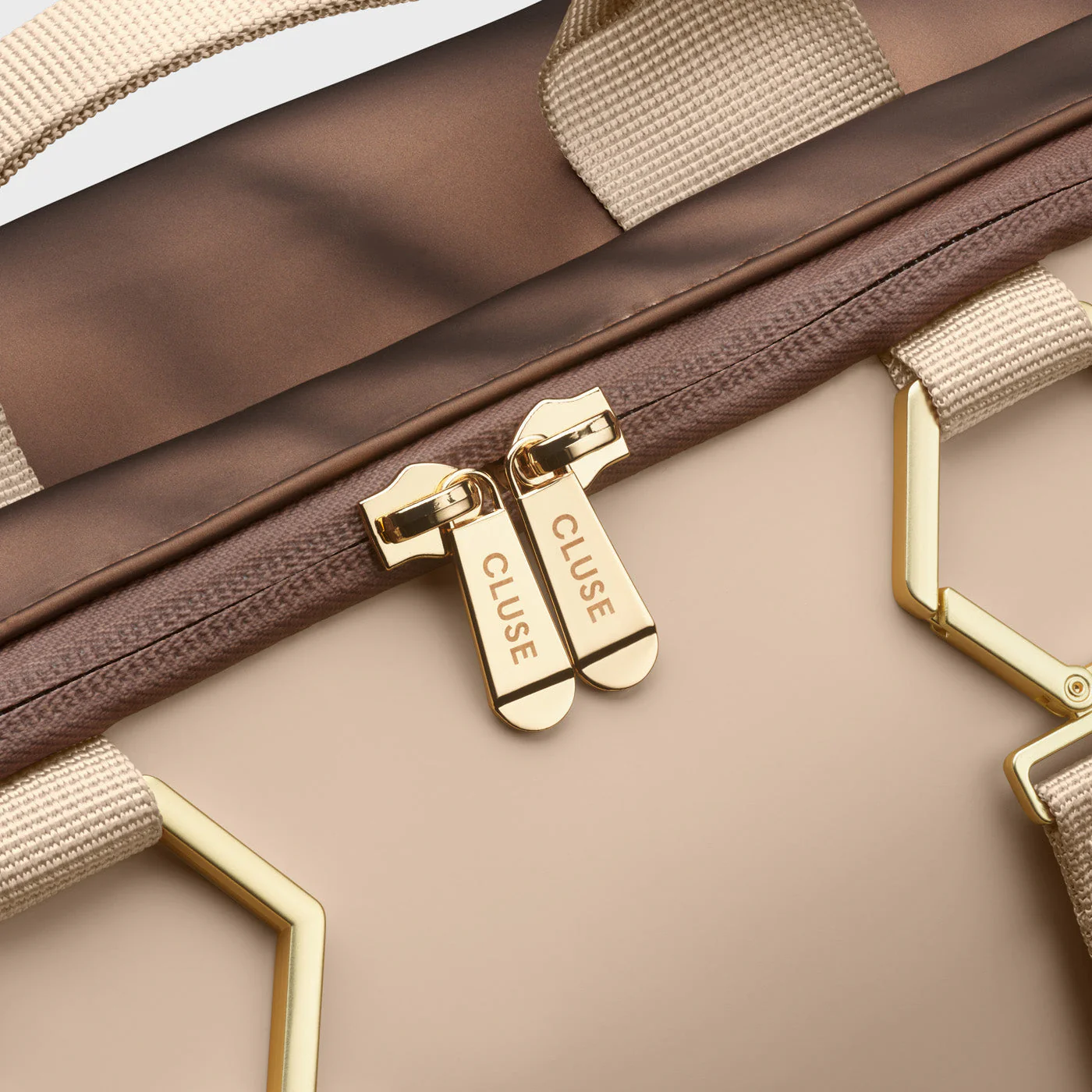 Le Réversible Backpack, Metallic Brown Beige, Gold Colour - Image 6