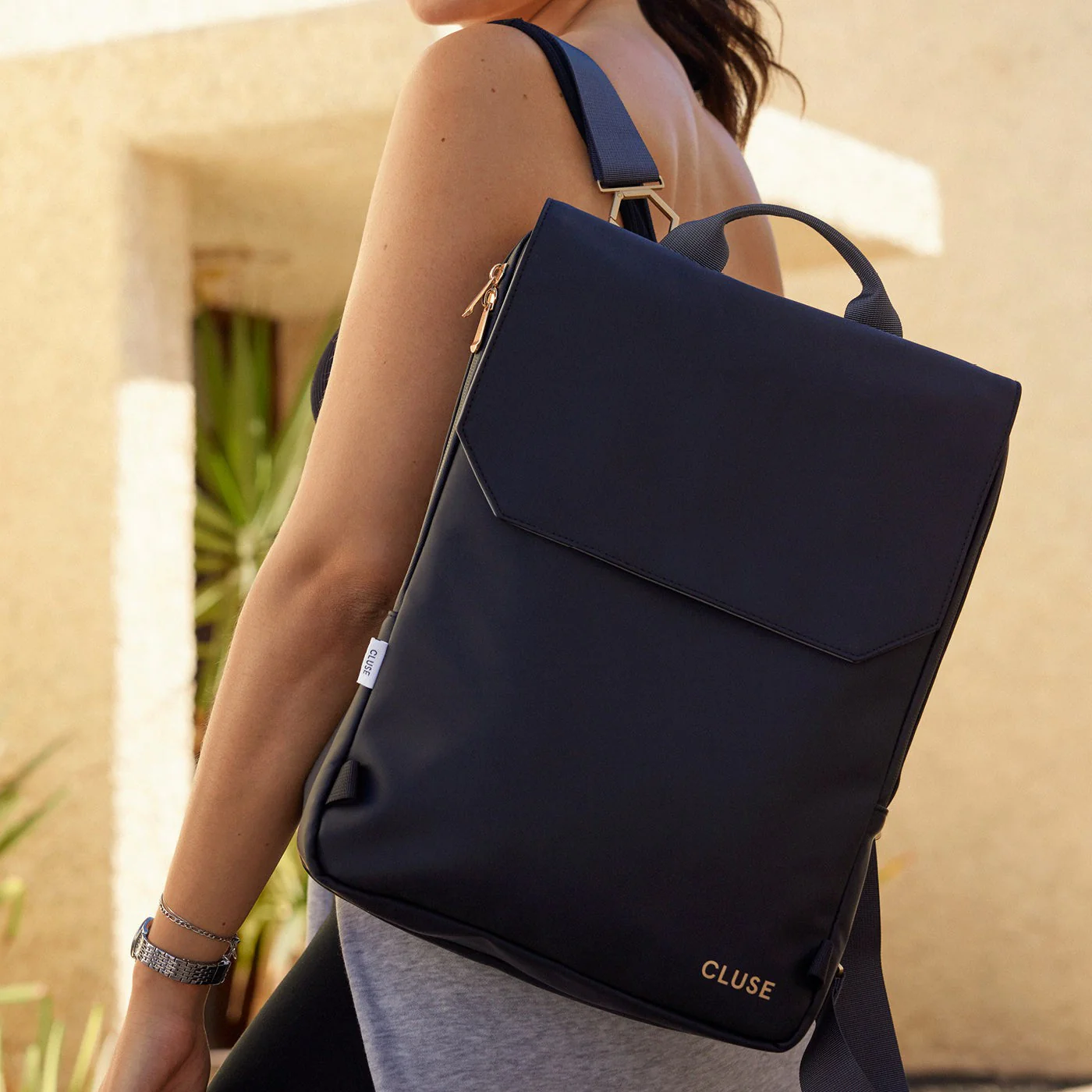 Le Réversible Backpack, Black Grey, Gold Colour - Image 10